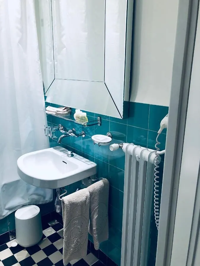 Hotel Adriatica Ginebra 3*,